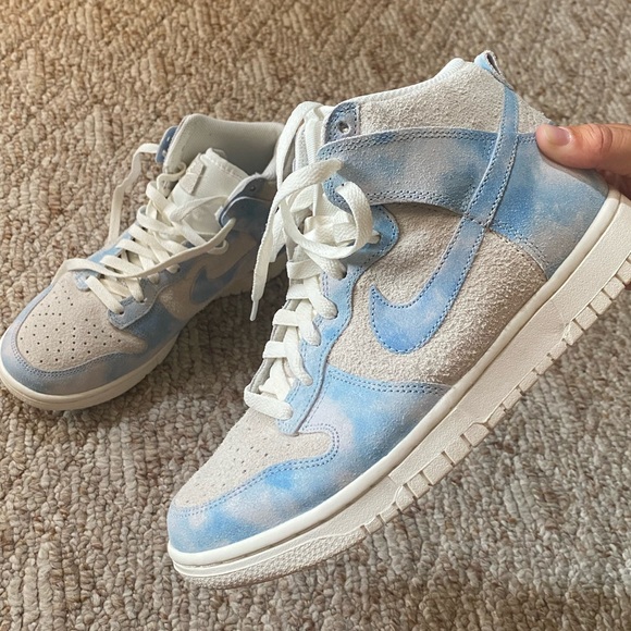 Nike Shoes - Nike Dunk High SE in Celestine Blue/Sail (style: FD0882-400)